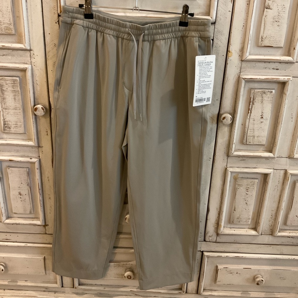 Lululemon NWT Tapered-leg Mid-rise Crop 25” Luxtreme
